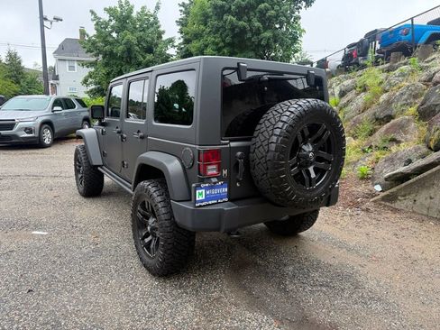 Used 2015 Jeep Wrangler Unlimited Sahara AWD/4WD image 3