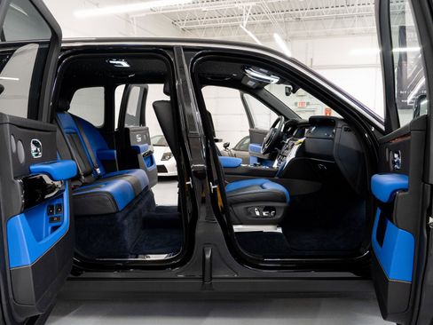 Used 2022 Rolls-Royce Cullinan image 23