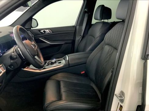 Used 2025 BMW X5 sDrive40i w/ Executive Package RWD image 11