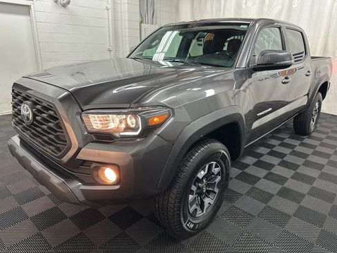 Used 2021 Toyota Tacoma TRD Off-Road w/ Technology Package AWD/4WD image 2