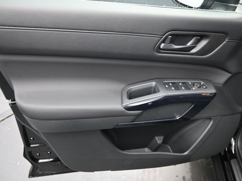 New 2026 Nissan Pathfinder SV AWD/4WD image 11