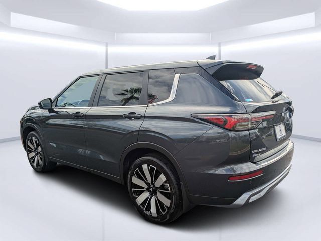 Used 2025 Mitsubishi Outlander SE FWD image 5