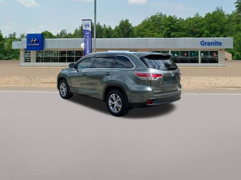Used 2015 Toyota Highlander XLE AWD/4WD image 9