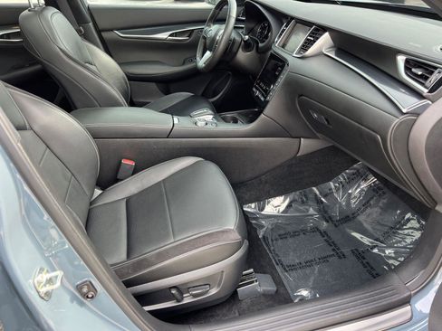 Used 2024 INFINITI QX50 Sport image 13
