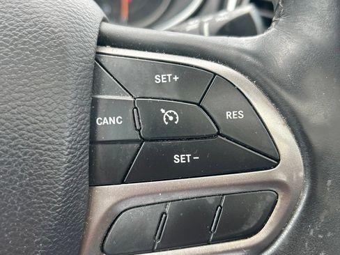 Used 2019 Jeep Cherokee Limited AWD/4WD image 20