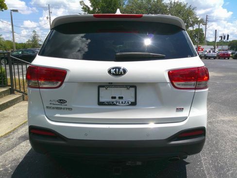 Used 2017 Kia Sorento FWD w/ LX Convenience Package image 6