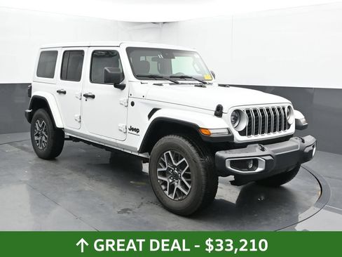 Used 2025 Jeep Wrangler Unlimited Sahara AWD/4WD image 7