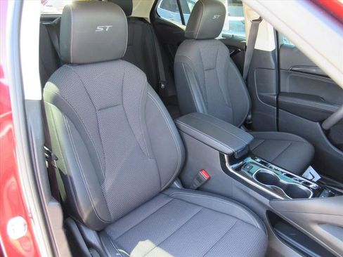 Used 2023 Buick Envision Preferred FWD image 8