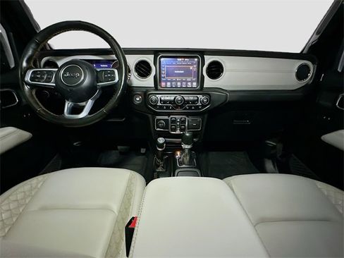 Certified 2022 Jeep Gladiator Overland image 9