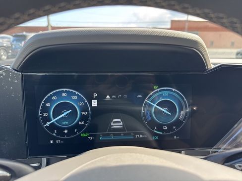 New 2025 Hyundai Elantra SEL image 36