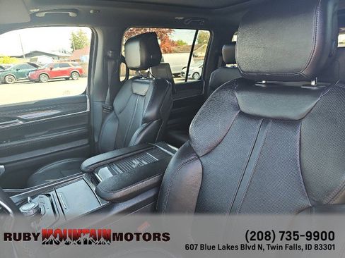 Used 2022 Jeep Wagoneer Series III w/ Premium Group I AWD/4WD image 14