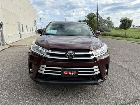 Used 2019 Toyota Highlander Limited Platinum image 4