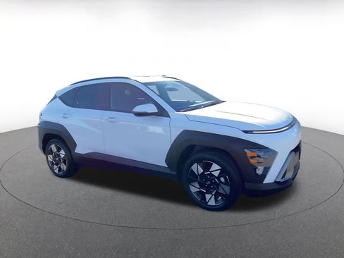 Used 2025 Hyundai Kona SEL image 2