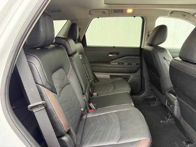 Used 2025 Nissan Pathfinder Platinum w/ Cargo Package FWD image 32