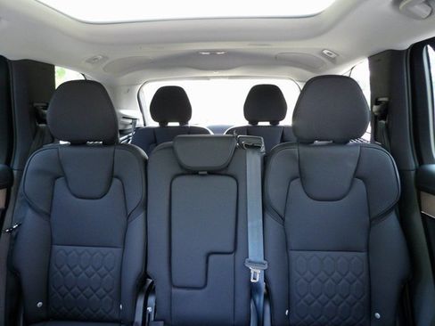 Certified 2025 Volvo XC90 T8 Plus w/ Protection Package Premier AWD/4WD image 19