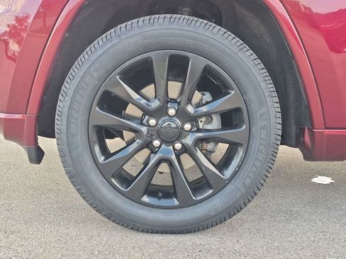 Used 2017 Jeep Grand Cherokee Altitude AWD/4WD image 14