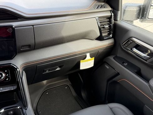 New 2026 GMC Sierra 2500 AT4 w/ AT4 Premium Plus Package AWD/4WD image 15