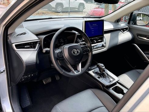 Certified 2026 Toyota Corolla Cross XLE w/ Convenience Package FWD image 18