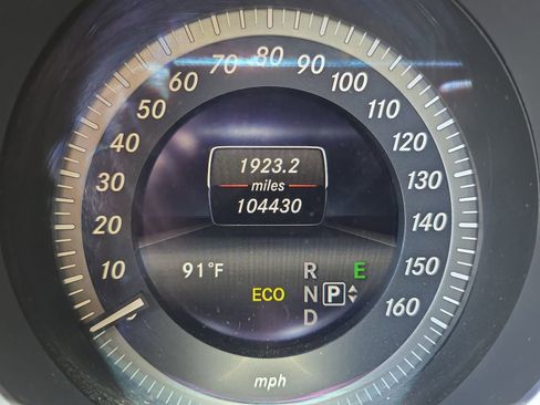 Used 2014 Mercedes-Benz E 350 4MATIC Sedan image 26