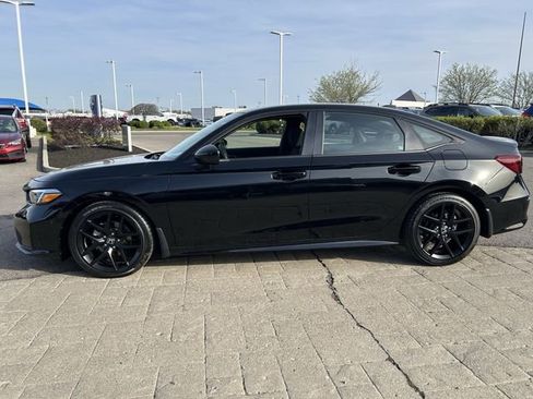 Used 2025 Honda Civic Sport image 4