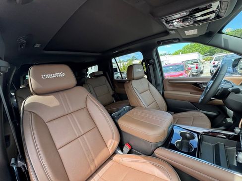 New 2026 Chevrolet Tahoe High Country RWD image 18