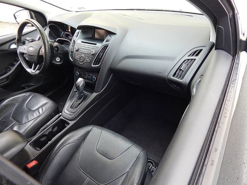 Used 2015 Ford Focus SE w/ Equipment Group 201A image 17