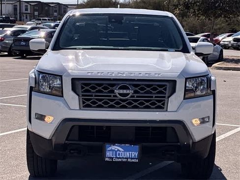 Used 2022 Nissan Frontier SV image 9