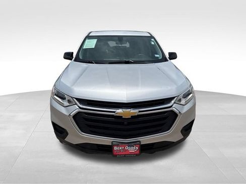 Used 2018 Chevrolet Traverse LS FWD image 2