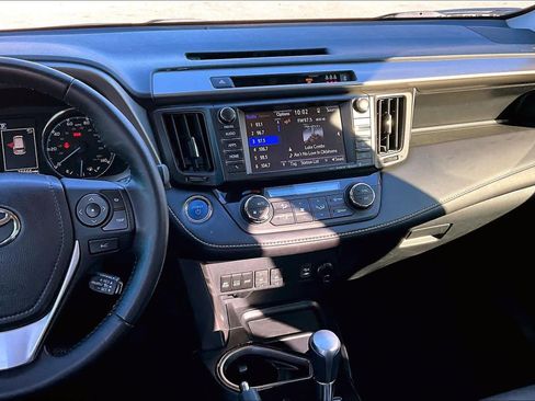 Used 2017 Toyota RAV4 Limited image 6