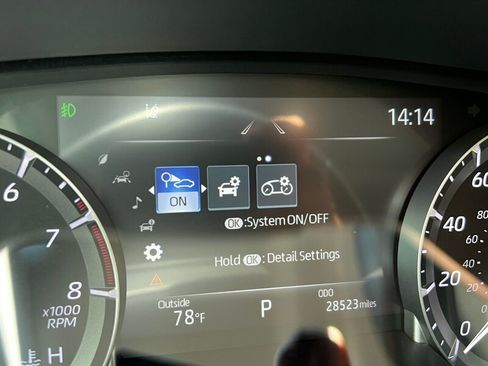 Used 2022 Toyota Highlander XLE AWD/4WD image 37