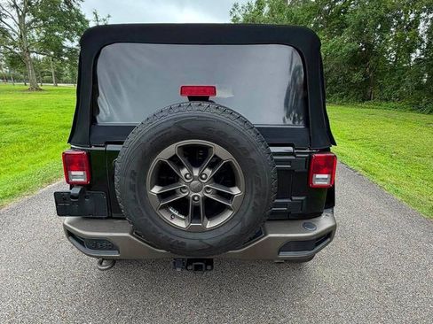Used 2017 Jeep Wrangler Unlimited Sahara AWD/4WD image 10