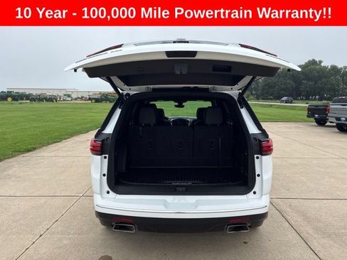 Used 2023 Chevrolet Traverse Premier AWD/4WD image 17
