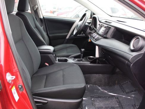 Used 2016 Toyota RAV4 LE image 18