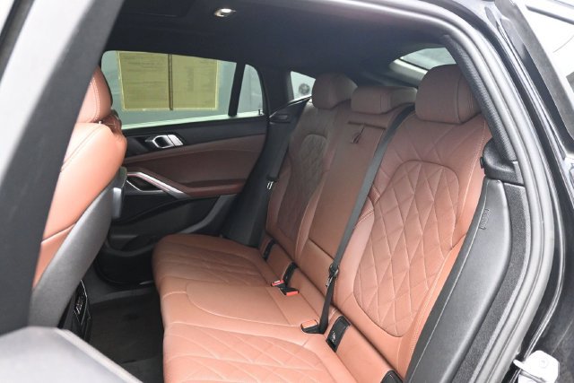 Used 2023 BMW X6 xDrive40i w/ Premium Package AWD/4WD image 9