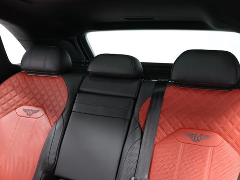 Used 2022 Bentley Bentayga AWD/4WD image 65