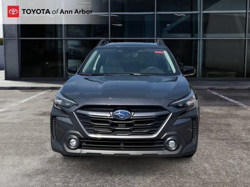 Used 2024 Subaru Outback Premium AWD/4WD image 13