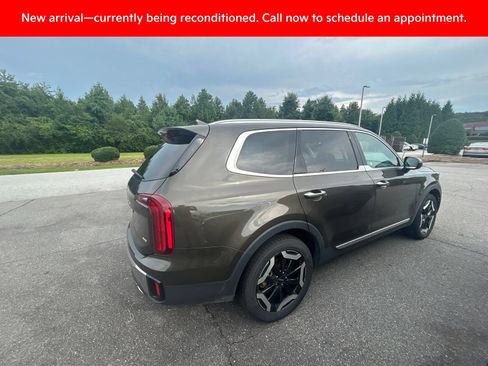 Certified 2025 Kia Telluride S AWD/4WD image 8