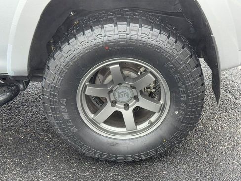 Used 2014 Toyota 4Runner SR5 image 8