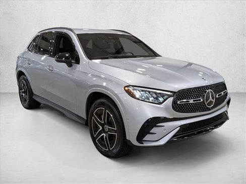 Used 2026 Mercedes-Benz GLC 300 image 3