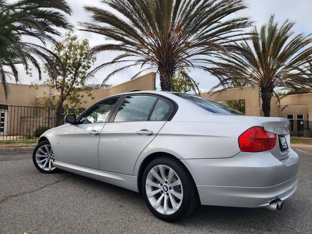 Used 2011 BMW 328i Sedan RWD image 9