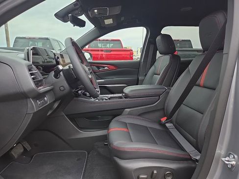 New 2026 Chevrolet Traverse RS w/ LPO, Floor Liner Package FWD image 11