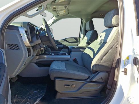 New 2026 Ford F250 XLT w/ FX4 Off-Road Package image 9