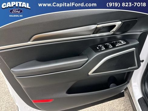 Used 2025 Kia Telluride S FWD image 20