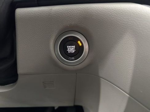 Used 2023 Chrysler Voyager LX image 41