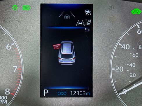 Used 2024 Toyota Corolla Cross AWD Hybrid image 15