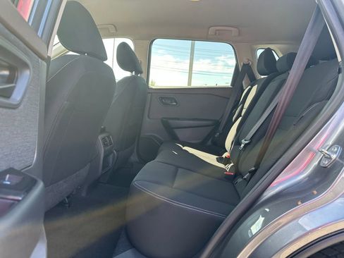 Used 2023 Nissan Rogue S AWD/4WD image 10