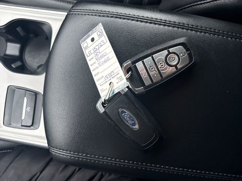 Used 2024 Ford Edge SEL w/ Convenience Package image 35