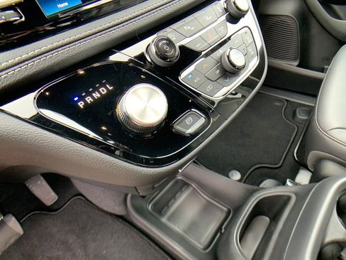 New 2026 Chrysler Pacifica Select w/ S Appearance Package image 25