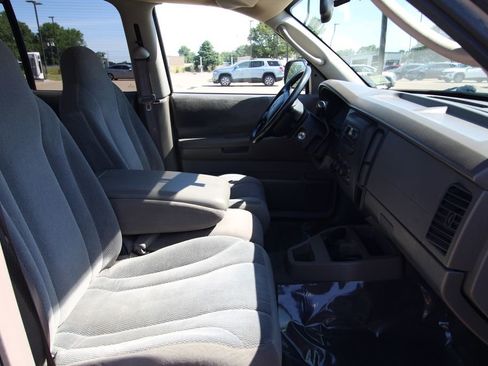 Used 2004 Dodge Dakota SLT w/ Deluxe Convenience Group AWD/4WD image 8