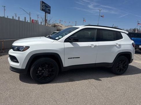 New 2026 Jeep Compass Latitude image 3